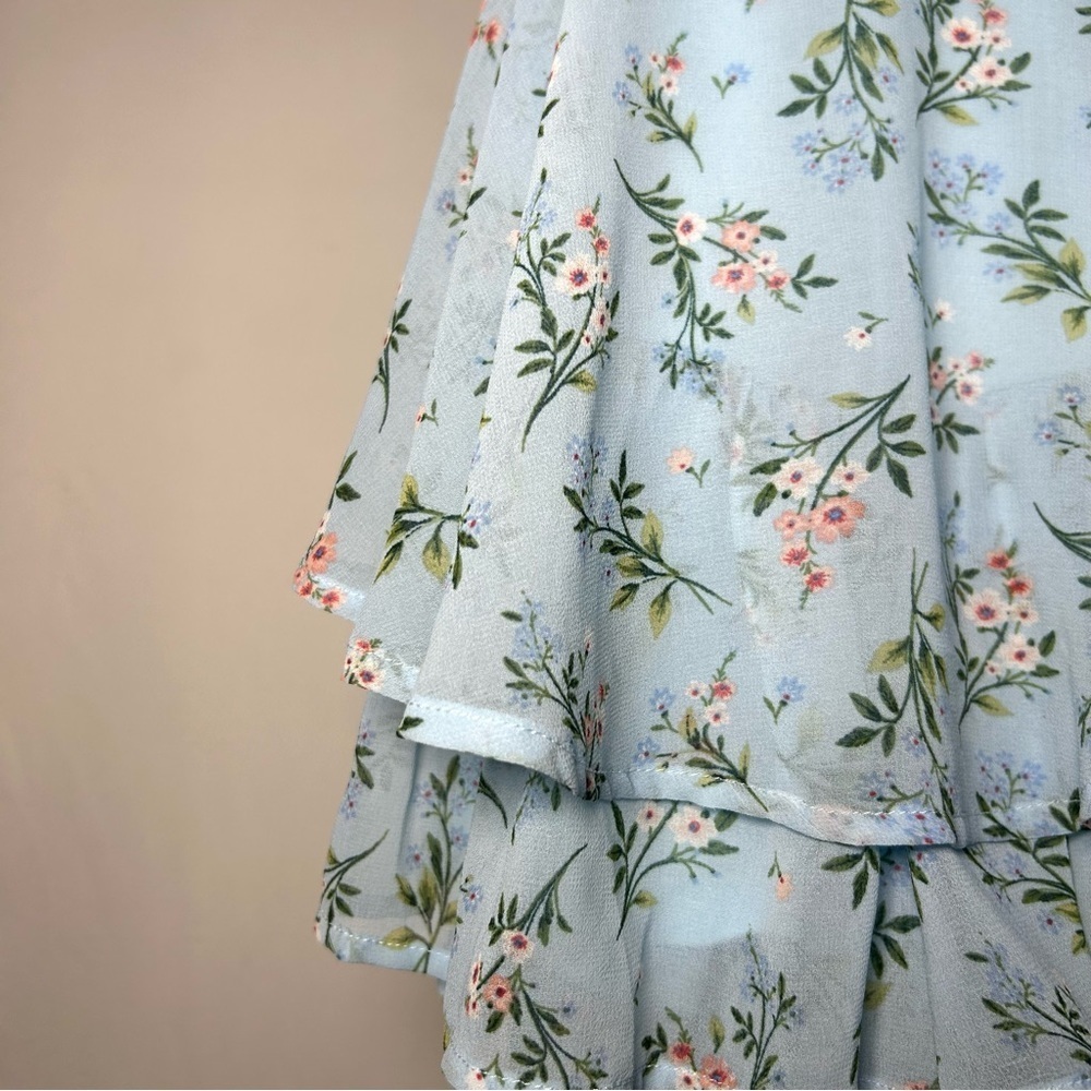 Francesca’s Light Blue Floral Romper - Picture 5 of 9